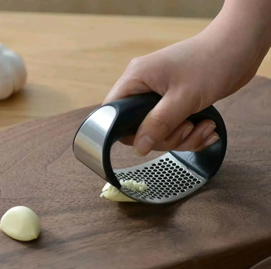 Stainless Steel Garlic Press – Manual Garlic Mincer and Chopper